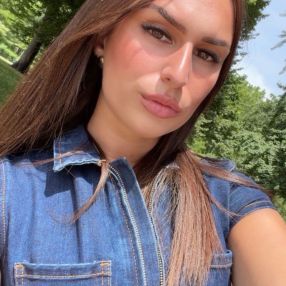 Benedetta, Babysitter in Borgagne