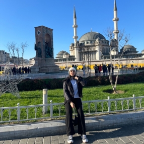 Fatima, Babysitter a Barco