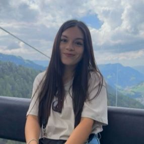 Allison Elisa, Babysitter a Siderno
