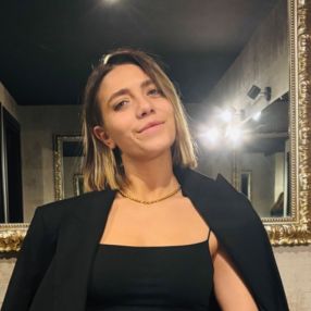 Manola, Babysitter a Collecchio