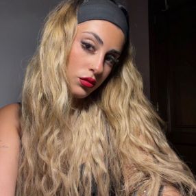 Elvira, Babysitter a Luzzi