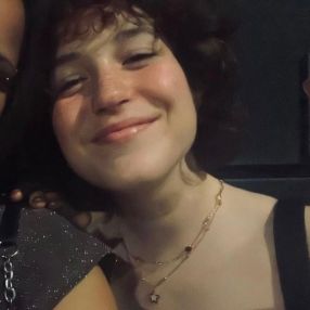 Allegra, Babysitter a Isorella
