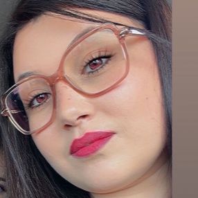 Cassandra, Babysitter a Genio Civile
