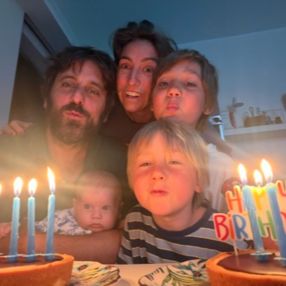 Enrico, Famiglia a Genova