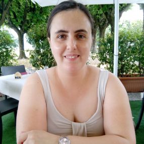 Lorena, Babysitter a Angera