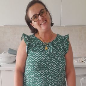 Lorena, Babysitter a Angera