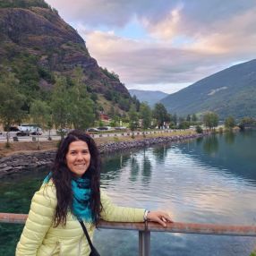 Gloria, Famiglia a Villanova
