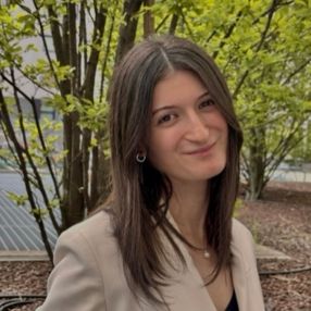 Alba, Babysitter a Clusone