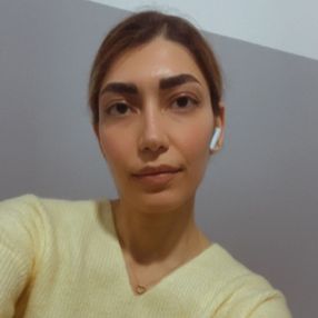 Pardis, Babysitter a Pavia