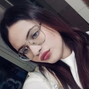 Lucia, Babysitter a Floridia