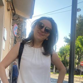 Antonella, Famiglia a Aci Castello