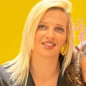 Eva, Babysitter a San Damiano D'asti