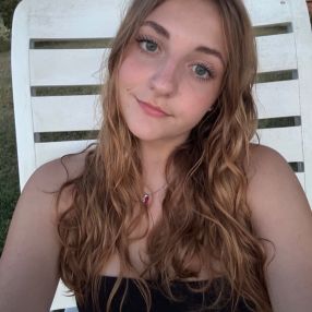 Aurora, Babysitter in Bagnatica