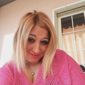 Stefania, Babysitter a Sinagra