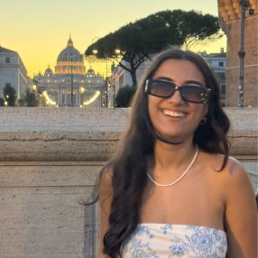 Alessia, Babysitter a Avola