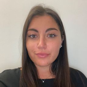 Alessia, Babysitter a Loreto