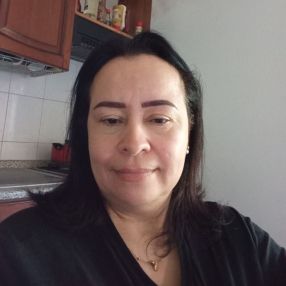 Ariana luz, Babysitter in Cerano