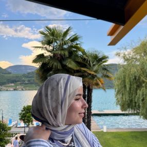 Karima, Babysitter a Merano