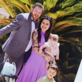 Elsa, Famiglia a Provincia di Pescara