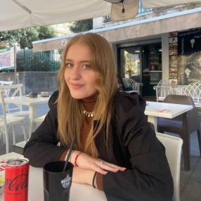 Francescapia, Babysitter a Mirabella Eclano