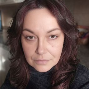 Yana, Babysitter a Avezzano