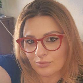 Alessia, Babysitter a Caltanissetta