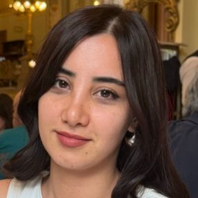 Nasrin, Babysitter in Caserta