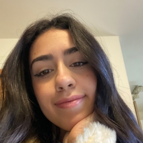 Alexandra, Babysitter a Laives
