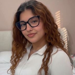 Malek, Babysitter a Boltiere