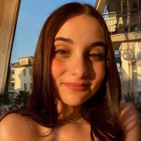 Chiara, Babysitter a Santena