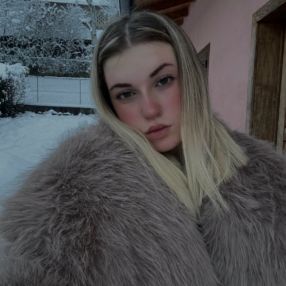 Viola, Babysitter a Alta Valle Intelvi