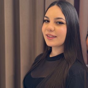 Cinzia, Babysitter a Biancavilla