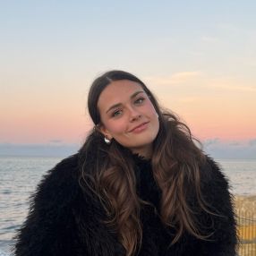 Elisa, Babysitter a San Giuliano