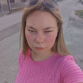 Nicole, Babysitter a Cles