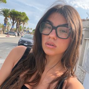 Manuela, Babysitter a Moricone