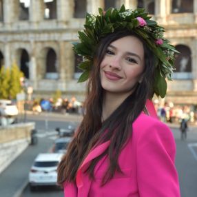 Giulia, Babysitter a Assemini