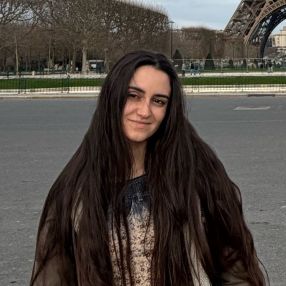 Arianna, Babysitter a Grezzana
