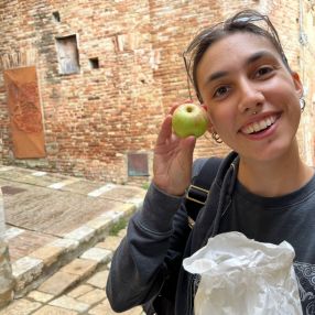 Martina, Babysitter a Brescia