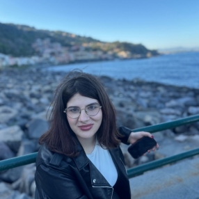 Giovanna, Babysitter a Scordia