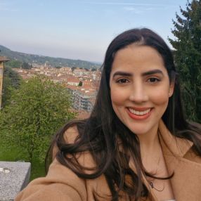 Annanda, Babysitter in Biella