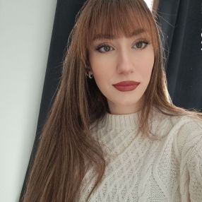 Jennifer, Babysitter a Ilbono