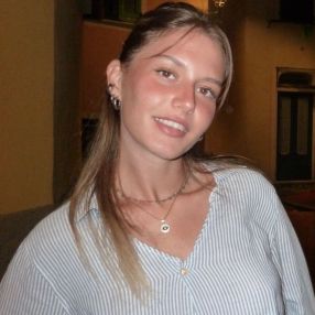 Alessia, Babysitter a Ponte Buggianese