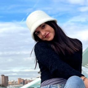 Alessia, Babysitter a Rovello Porro