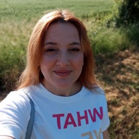 Elvira, Babysitter a Vimercate