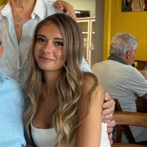 Elena, Babysitter a Albissola Marina