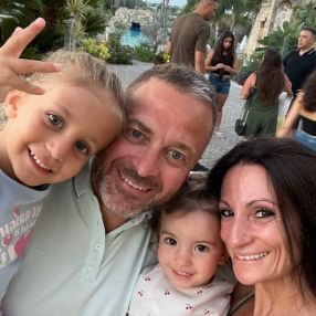 Evelyn, Famiglia a Treviolo