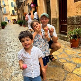 Liz, Famiglia a Valverde
