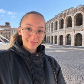 Elisa, Babysitter a Cavriana