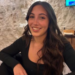 Gloria, Babysitter a Terralba