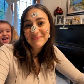 Letizia, Babysitter a Siziano